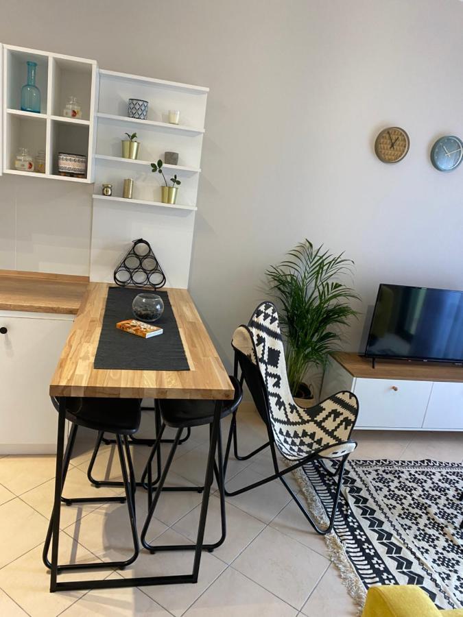 Cheerful 2-Bedroom Apartment In Golem Golem  Kültér fotó